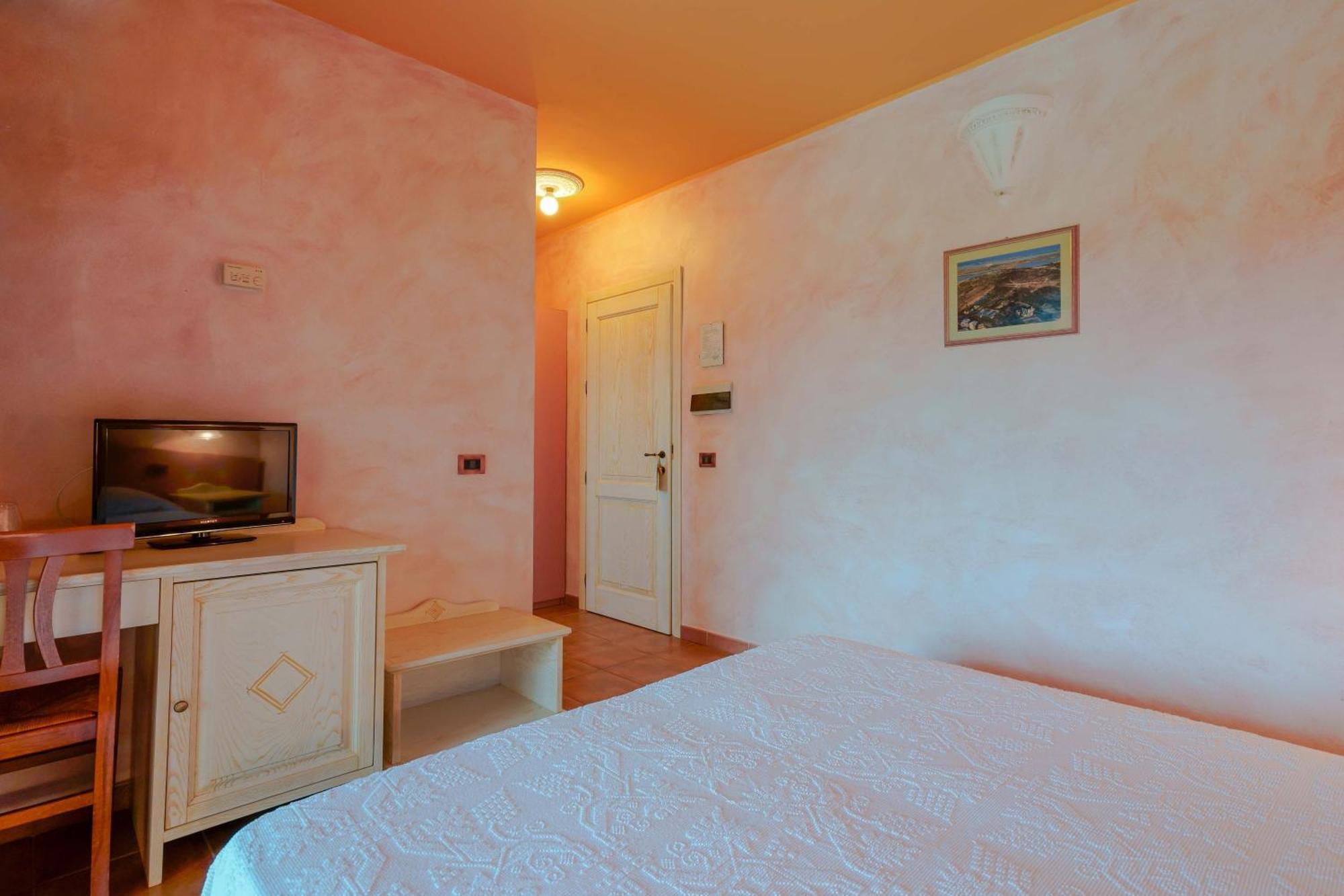 Hotel I Ginepri Quartucciu Exterior photo